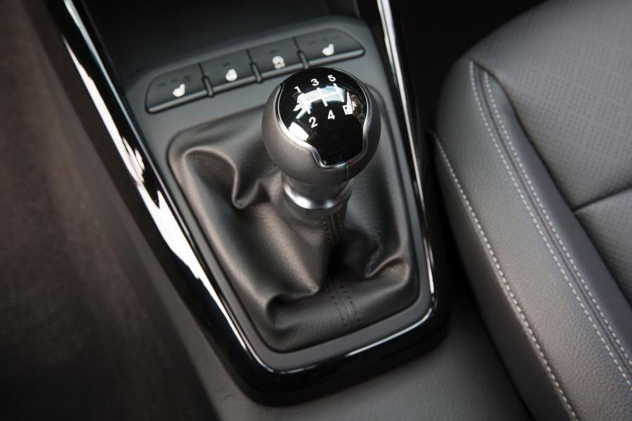 Детали интерьера Kia Rio 2016 года  (WW) (фото 49 из 63)